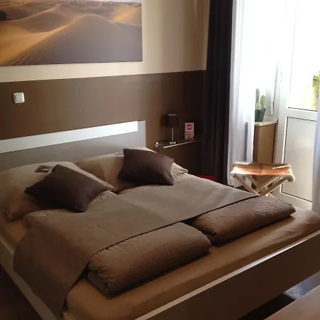 Hotel Sandmanns Am Dom 3*