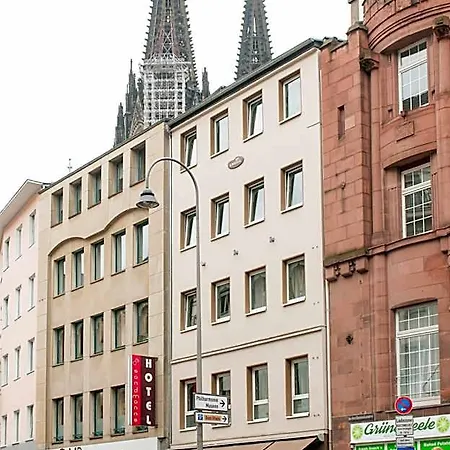 Sandmanns Am Dom 3*