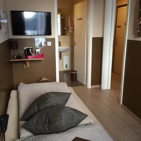 Sandmanns Am Dom מלון 3*